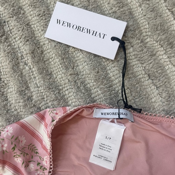 *NWT* WeWoreWhat Rosette swim bottoms - Picture 2 of 3